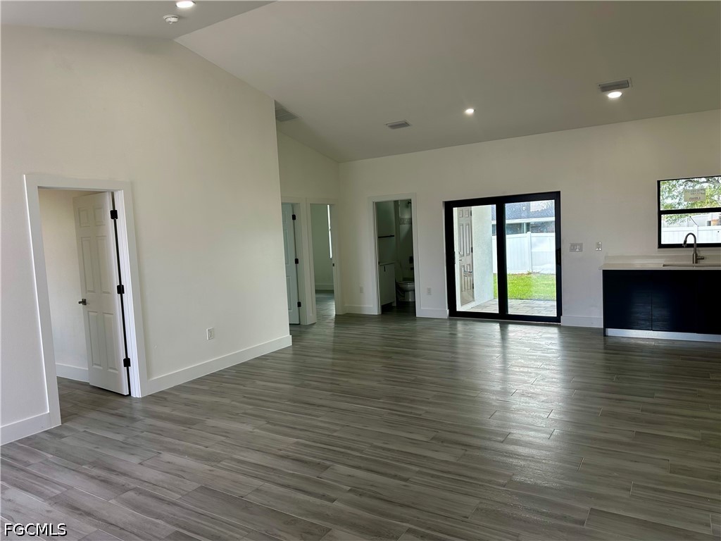 4 Bed SingleFamilyResidence for Sale in Cape Coral, photo 6