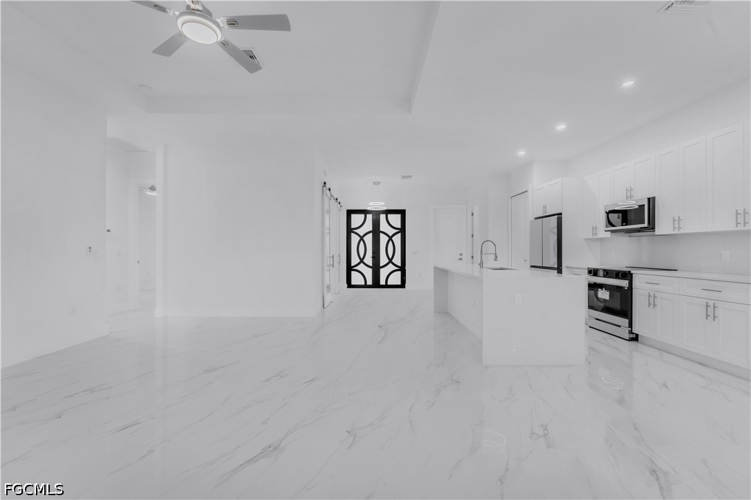 3 Bed SingleFamilyResidence for Sale in Cape Coral, photo 6