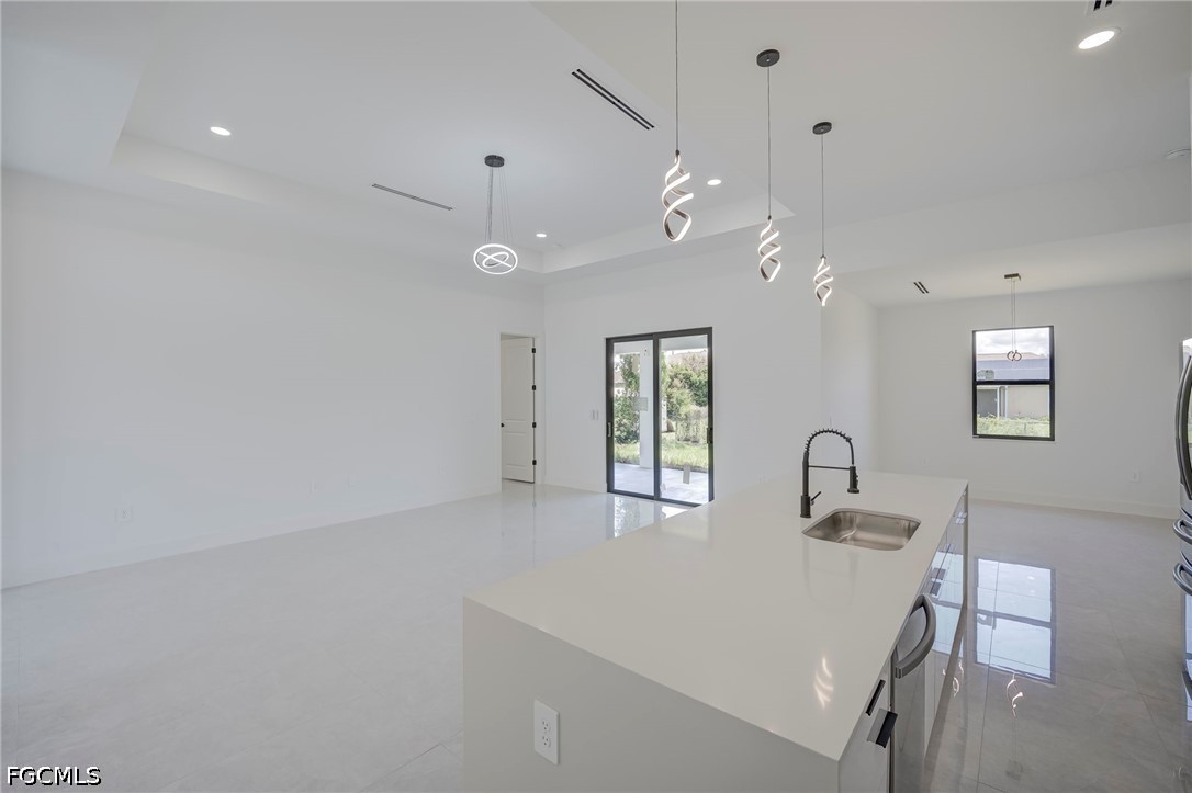 3 Bed SingleFamilyResidence for Sale in Lehigh Acres, photo 6