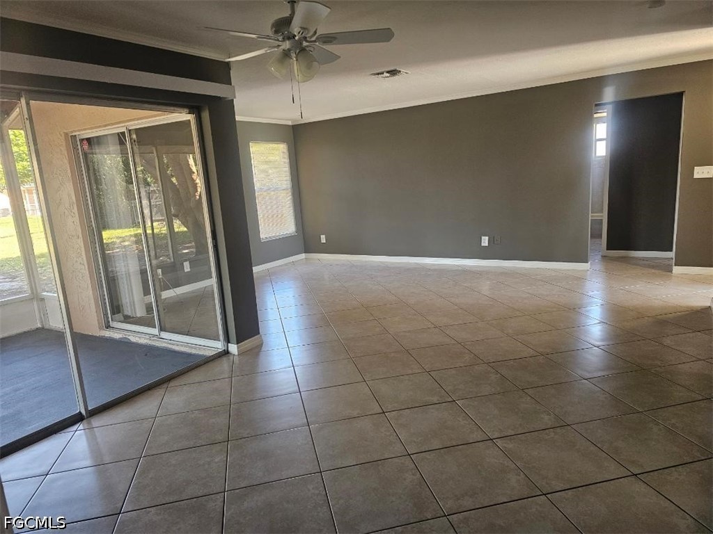 3 Bed SingleFamilyResidence for Sale in Cape Coral, photo 6