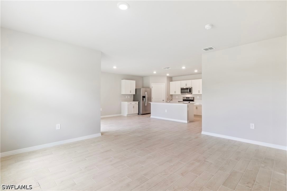 4 Bed SingleFamilyResidence for Sale in Lehigh Acres, photo 6