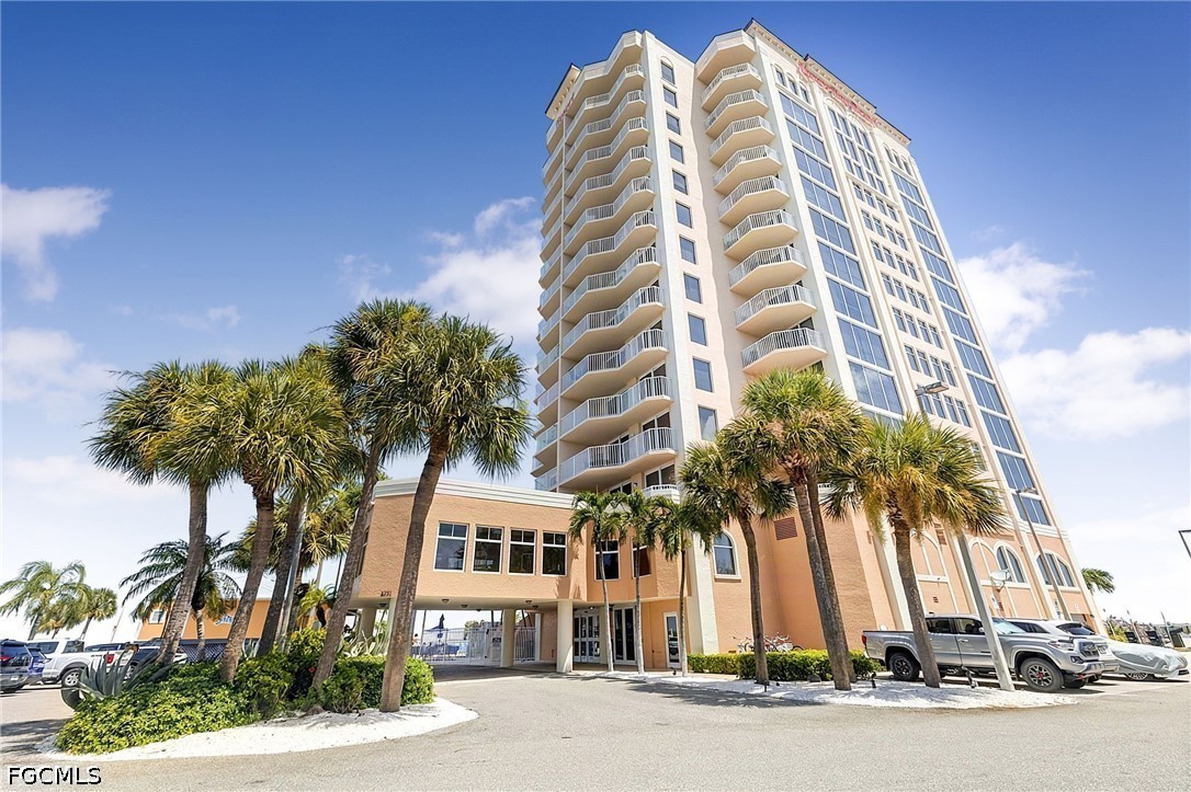1 Bed Waterfront Home for Sale in Bonita Springs, photo 6