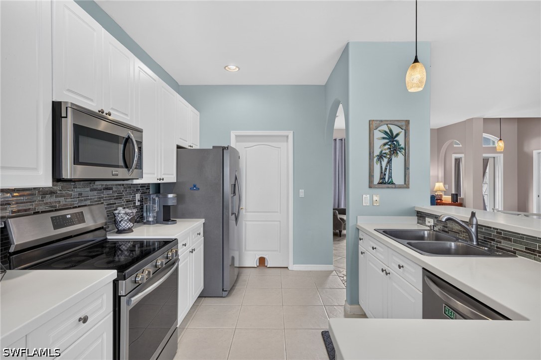 3 Bed Pool Home for Sale in Meadowbrook, photo 6