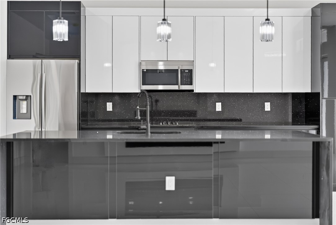 4 Bed SingleFamilyResidence for Sale in Lehigh Acres, photo 6