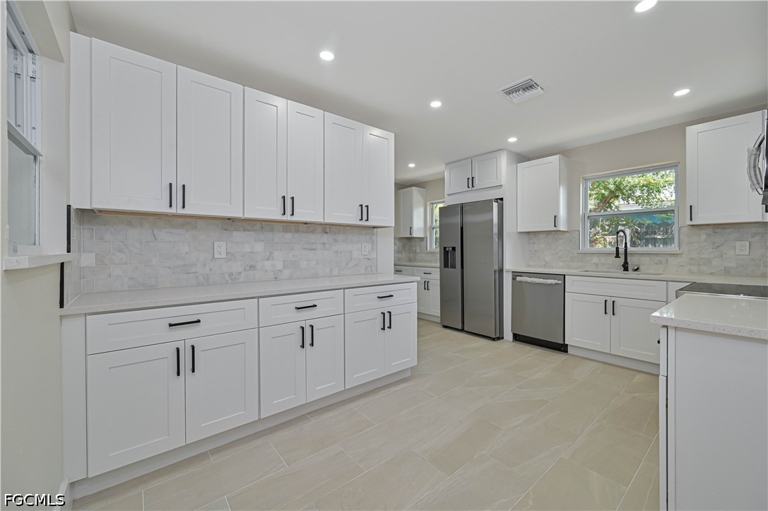 4 Bed SingleFamilyResidence for Sale in Rainbow Groves, photo 6