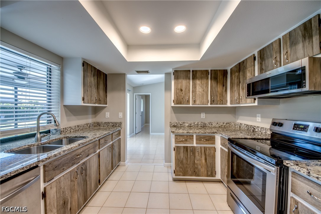 3 Bed SingleFamilyResidence for Sale in Cape Coral, photo 6
