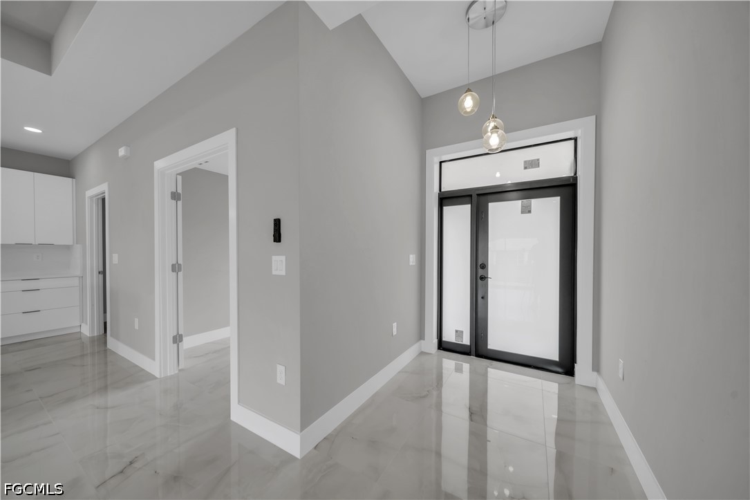 3 Bed SingleFamilyResidence for Sale in Lehigh Acres, photo 6