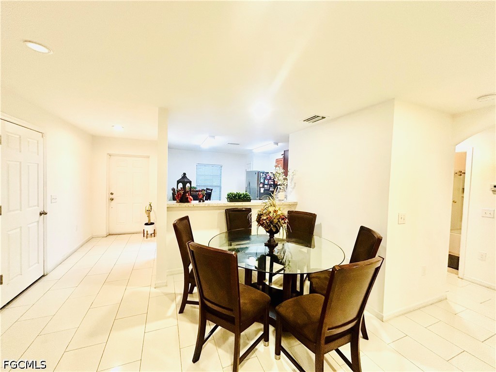 3 Bed SingleFamilyResidence for Sale in Shadow Lakes, photo 6