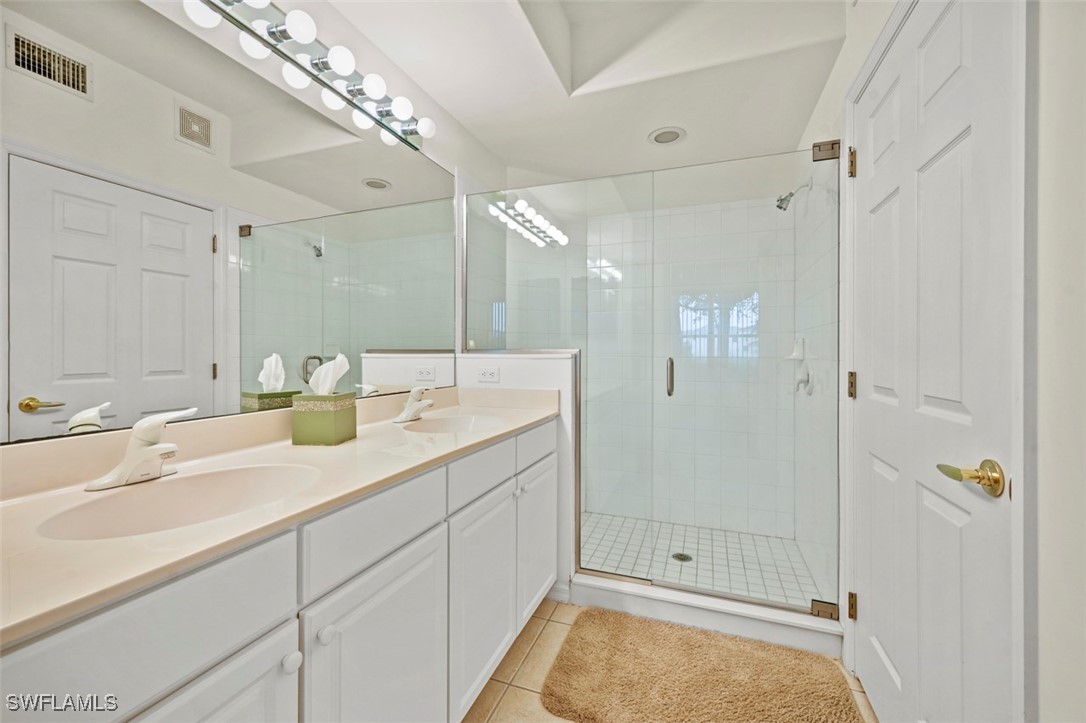 2 Bed Waterfront Home for Sale in Garden Lakes, photo 7