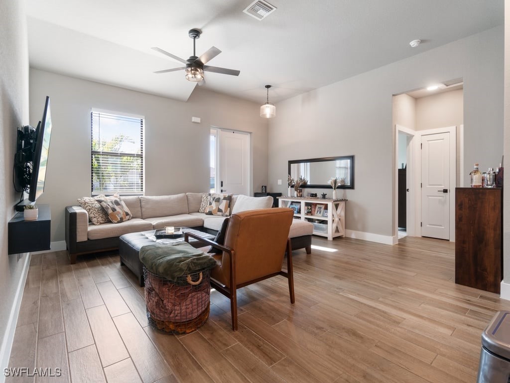 3 Bed Pool Home for Sale in Cape Coral, photo 7