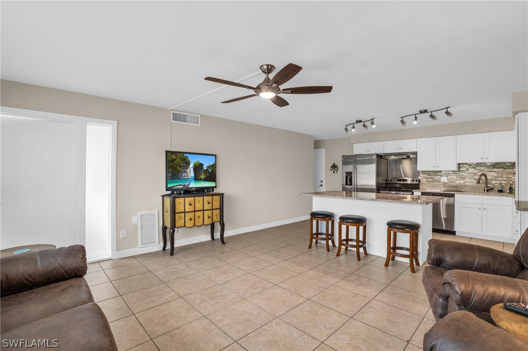 2 Bed Waterfront Home for Sale in Cape Coral, photo 7