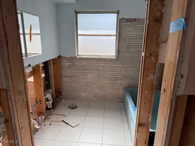 2 Bed SingleFamilyResidence for Sale in Cape Coral, photo 7