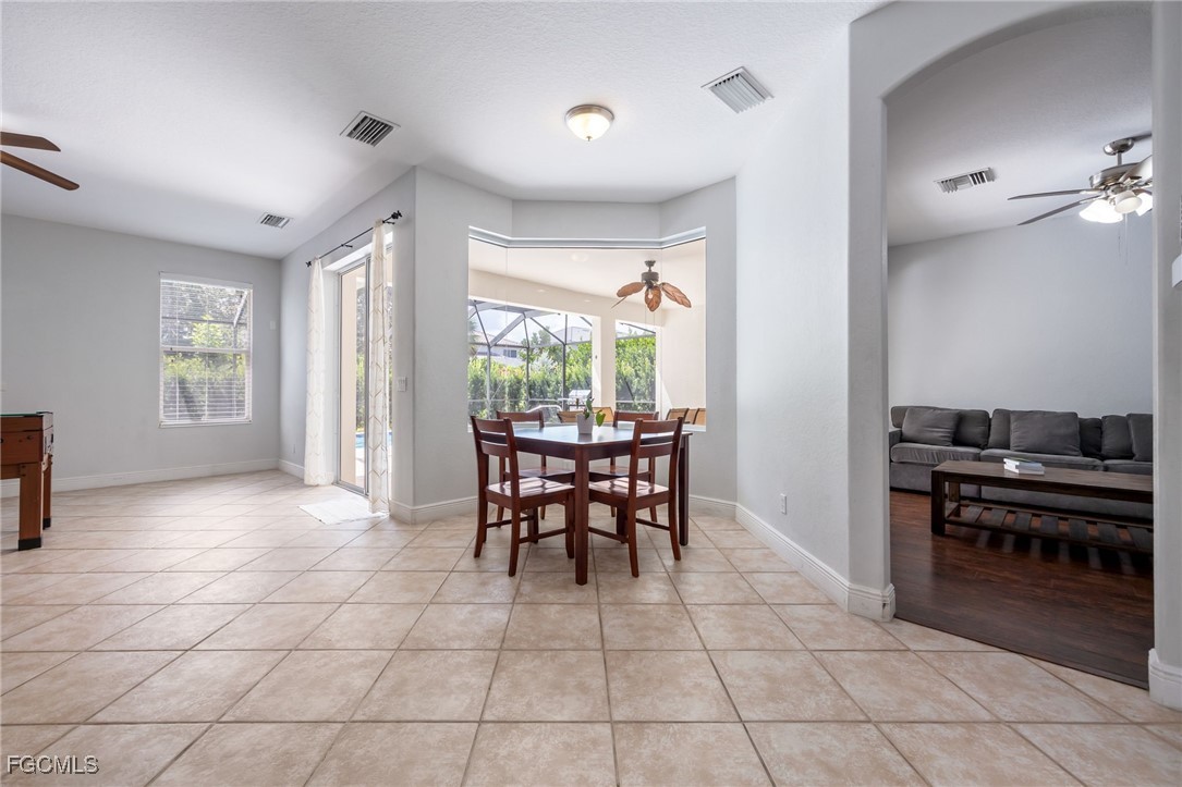 6 Bed Pool Home for Sale in Stoneybrook, photo 7