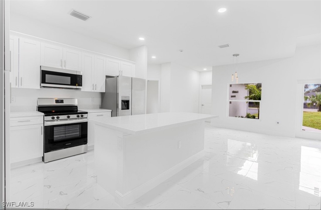 3 Bed SingleFamilyResidence for Sale in Naples, photo 7