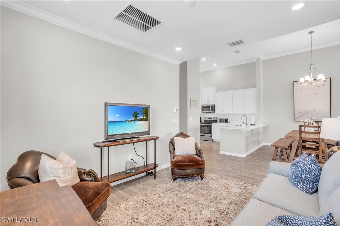 2 Bed Waterfront Home for Sale in Fort Myers, photo 7