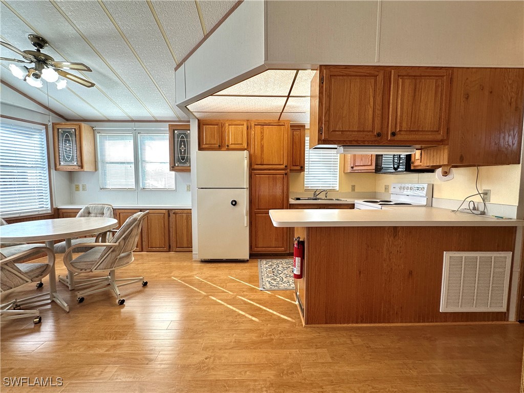1 Bed ManufacturedHome for Sale in Estero, photo 7
