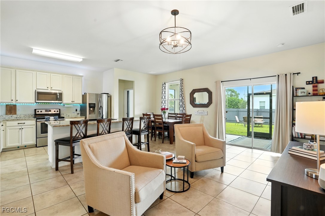 4 Bed SingleFamilyResidence for Sale in Cape Coral, photo 7