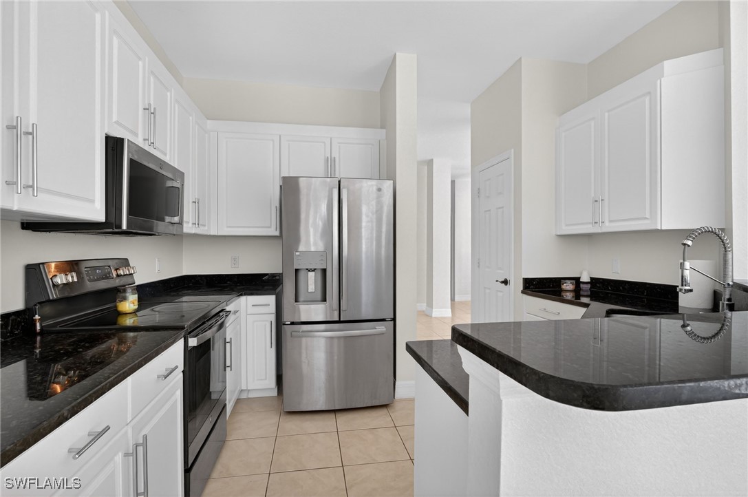 4 Bed Pool Home for Sale in Wilshire Lakes, photo 7