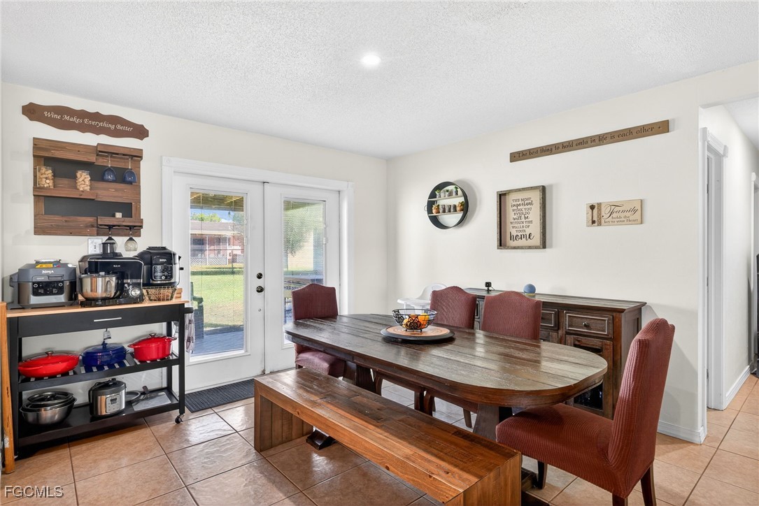 3 Bed SingleFamilyResidence for Sale in Lehigh Acres, photo 7