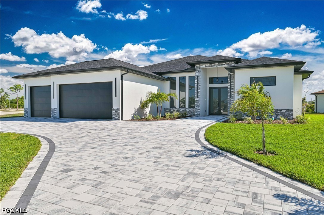 3 Bed Waterfront Home for Sale in Cape Coral, photo 7