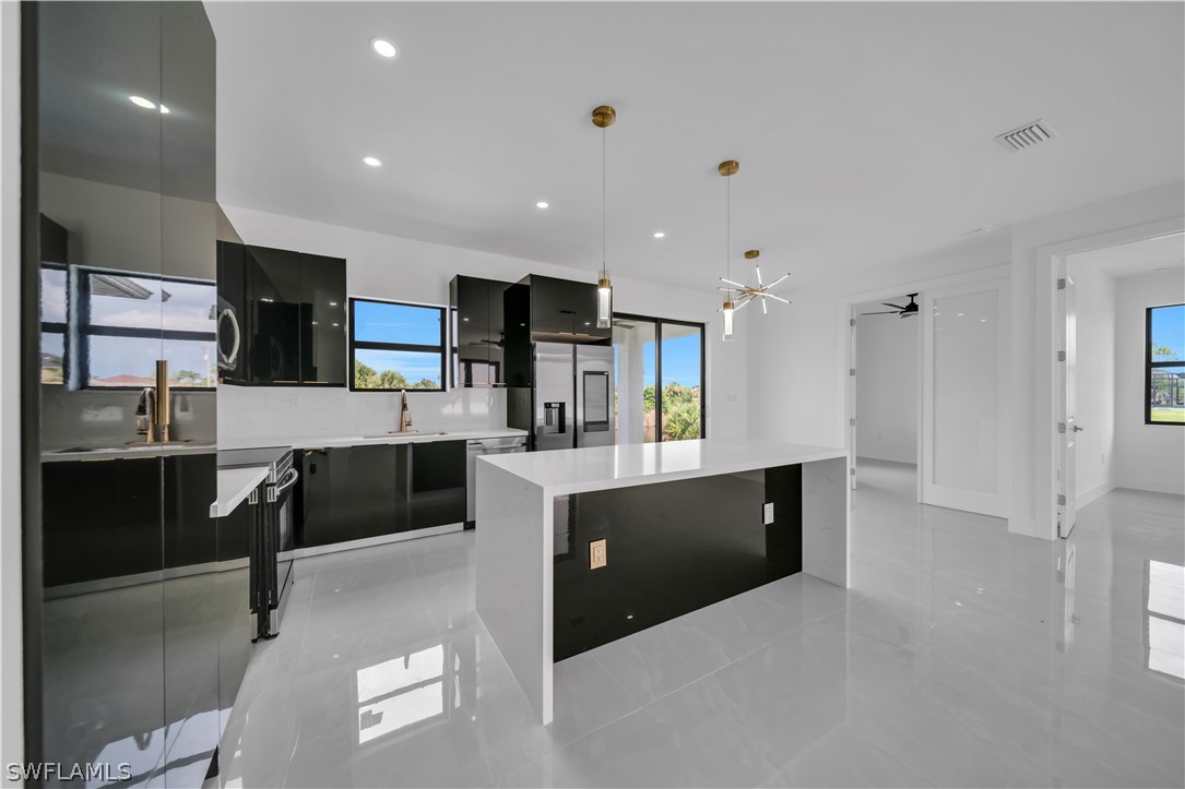 3 Bed Pool Home for Sale in Cape Coral, photo 7