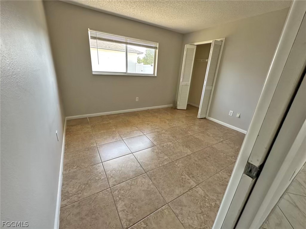 3 Bed SingleFamilyResidence for Sale in Cape Coral, photo 7