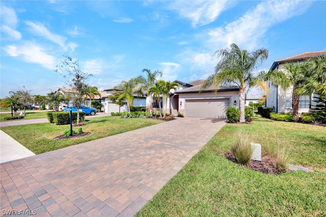 3 Bed Pool Home for Sale in Verdana Village, photo 7