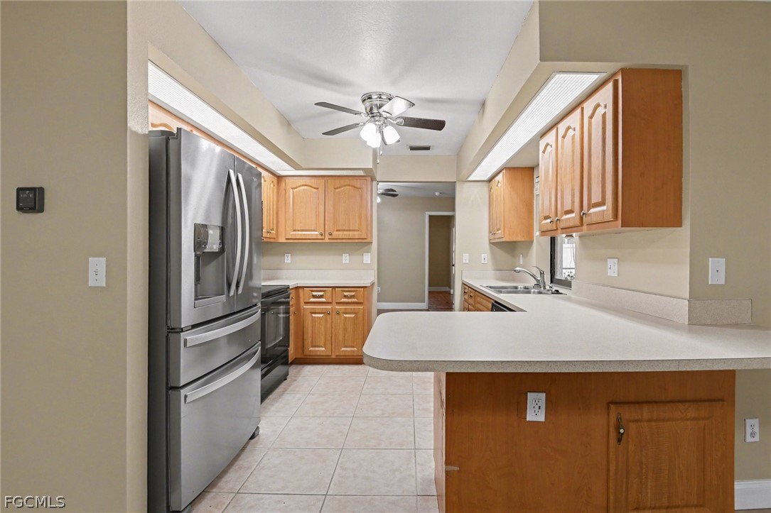 3 Bed Pool Home for Sale in Cape Coral, photo 7