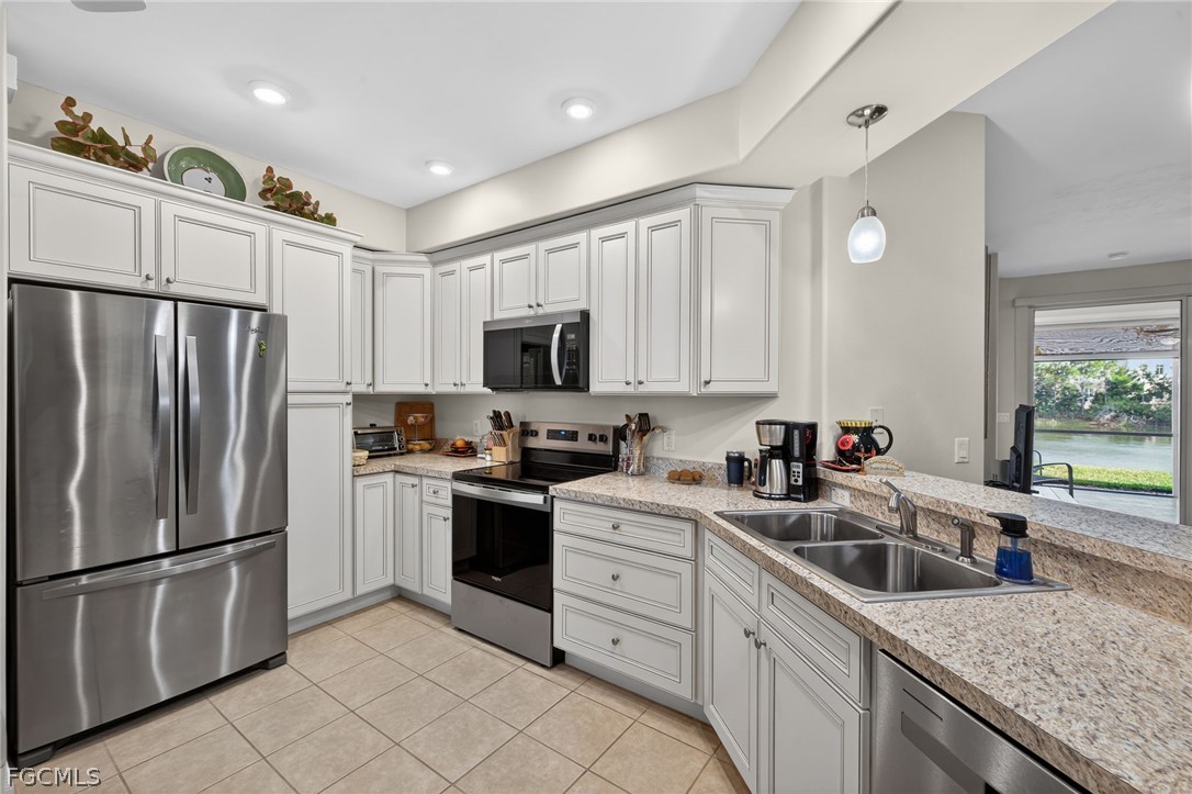 2 Bed Waterfront Home for Sale in Garden Lakes, photo 7