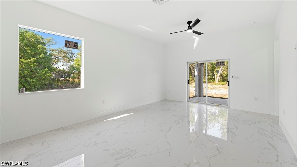 3 Bed SingleFamilyResidence for Sale in Lehigh Acres, photo 7