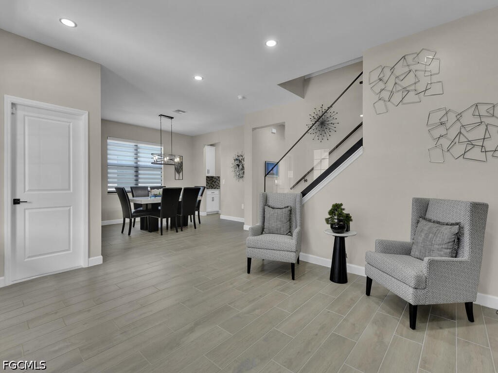 5 Bed SingleFamilyResidence for Sale in Timber Creek, photo 7