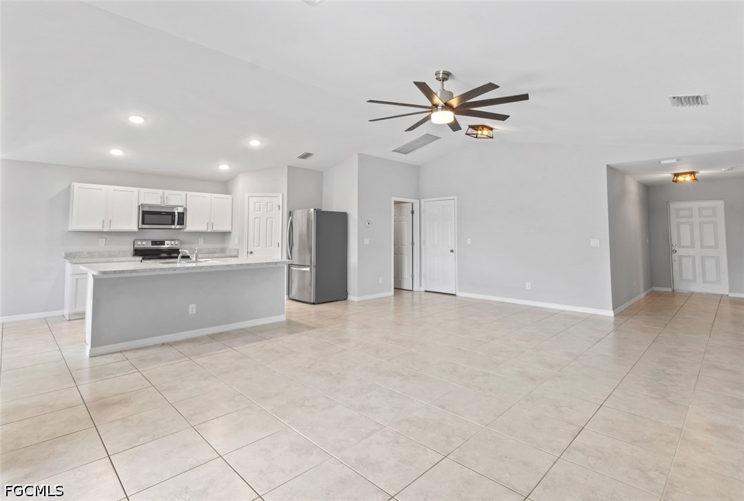 3 Bed SingleFamilyResidence for Sale in Cape Coral, photo 7