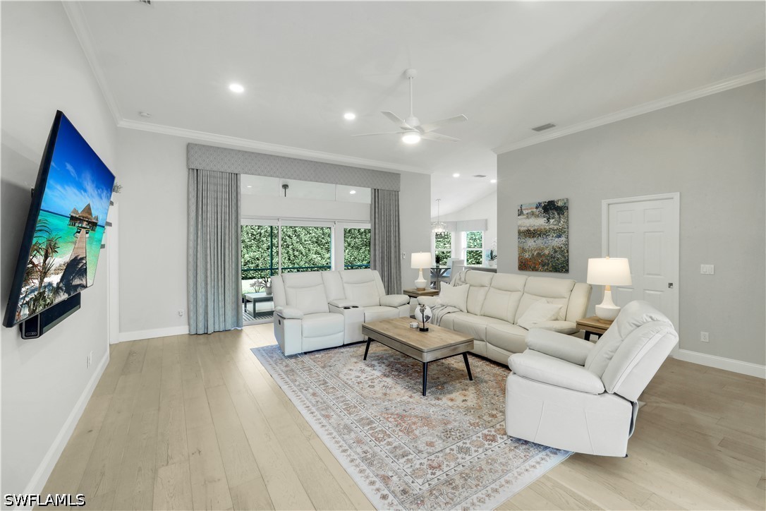 2 Bed SingleFamilyResidence for Sale in Naples, photo 7