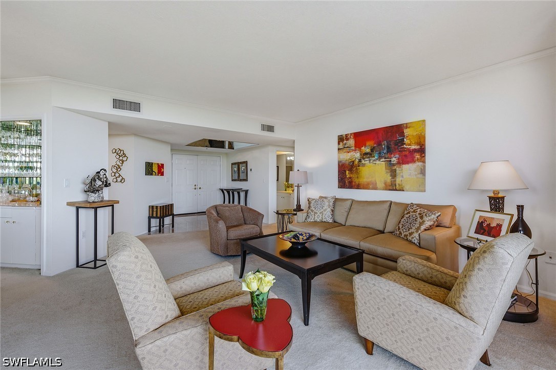 3 Bed Condominium for Sale in Grosvenor, photo 7