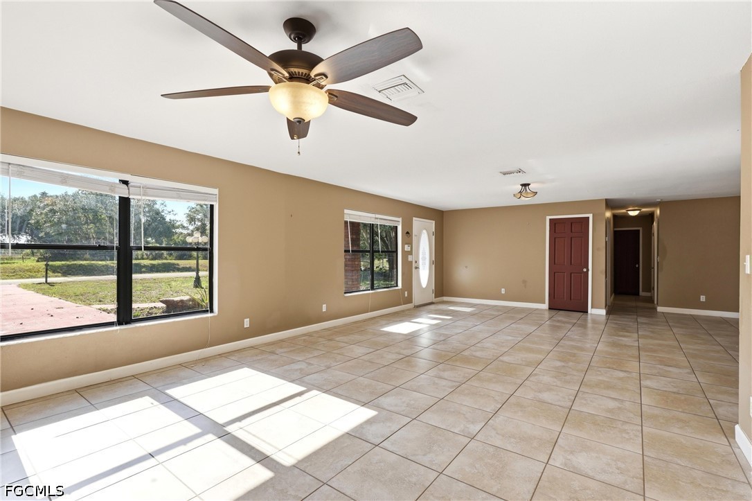 3 Bed SingleFamilyResidence for Sale in Labelle, photo 7