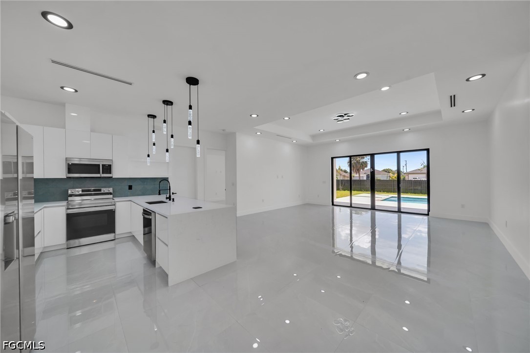 3 Bed Pool Home for Sale in Cape Coral, photo 7