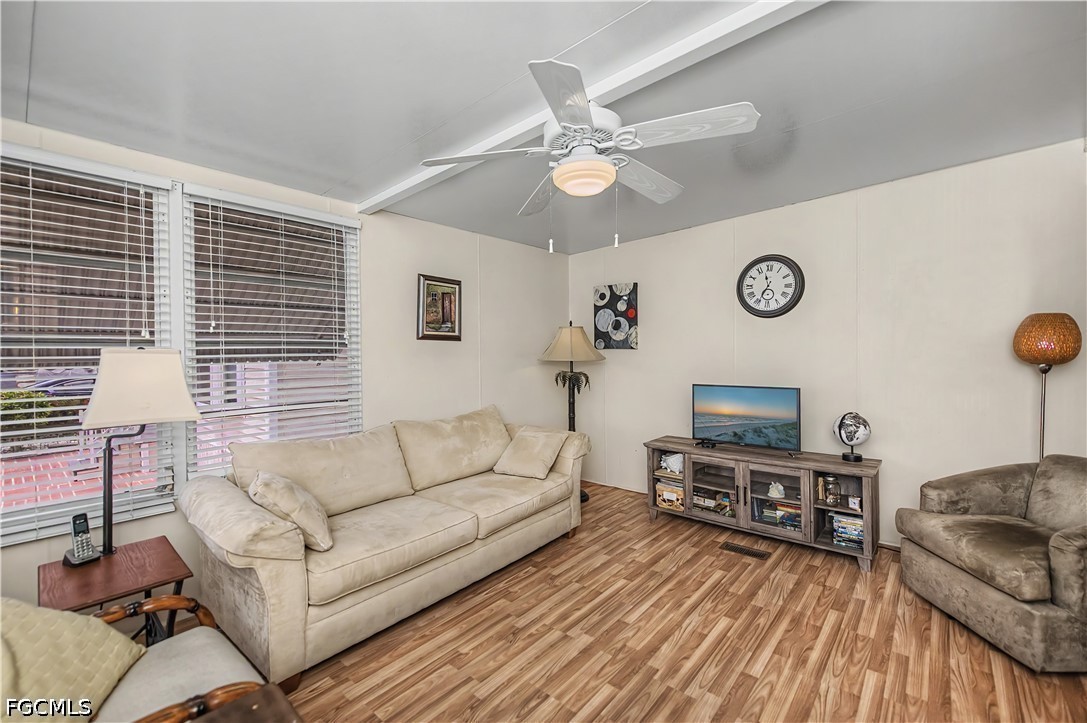 2 Bed ManufacturedHome for Sale in North Fort Myers, photo 7