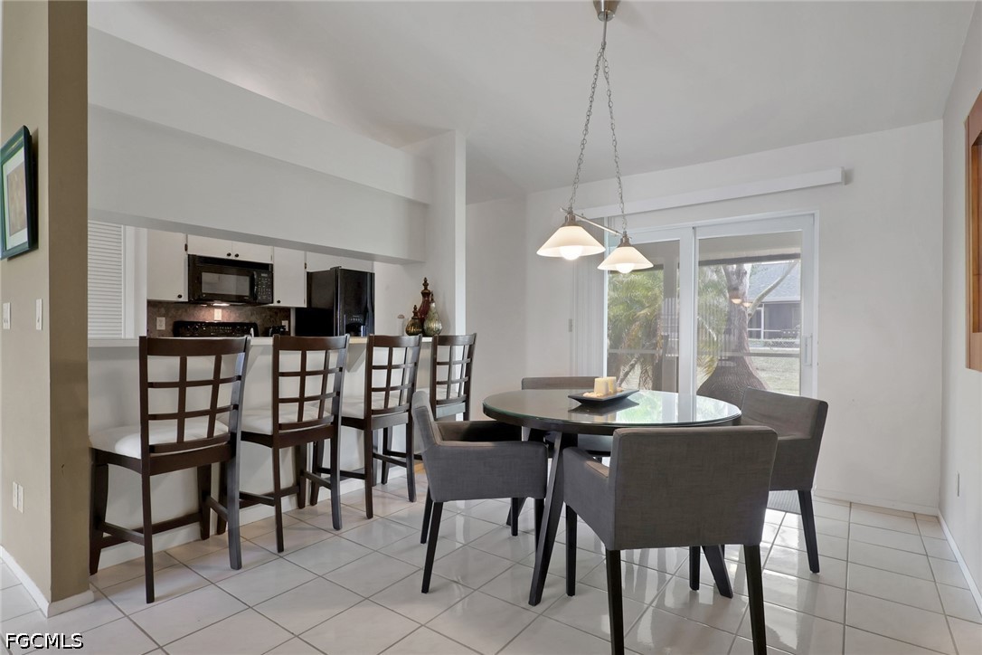 3 Bed SingleFamilyResidence for Sale in Cape Coral, photo 7