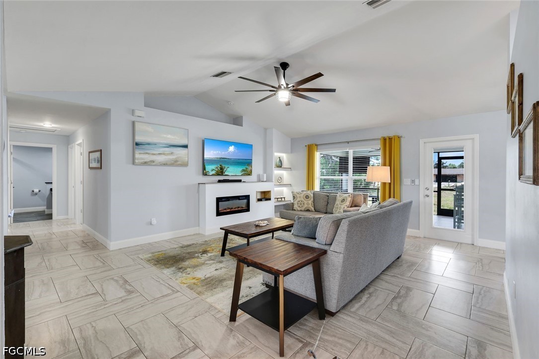 4 Bed SingleFamilyResidence for Sale in Cape Coral, photo 7