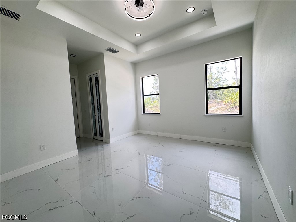 3 Bed SingleFamilyResidence for Sale in Lehigh Acres, photo 7