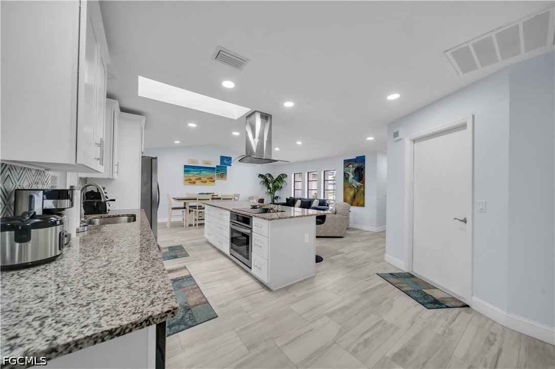 3 Bed SingleFamilyResidence for Sale in Pebble Beach, photo 7