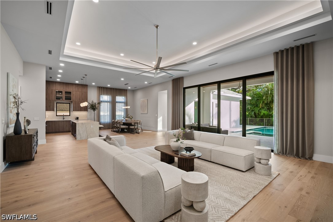 5 Bed Pool Home for Sale in Naples, photo 7