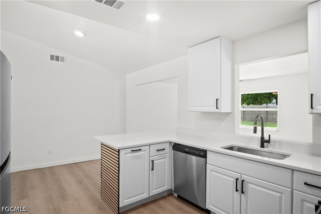 3 Bed Pool Home for Sale in Cape Coral, photo 7
