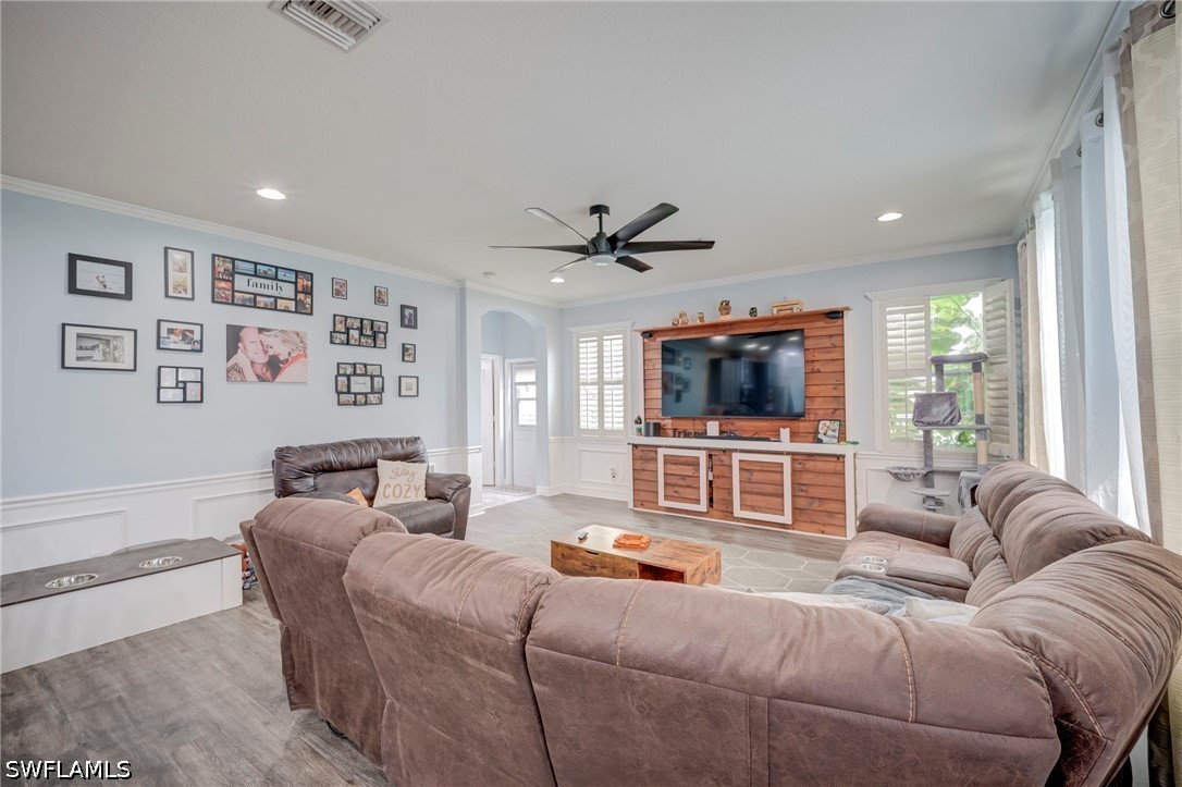5 Bed Pool Home for Sale in Promenade West, photo 7