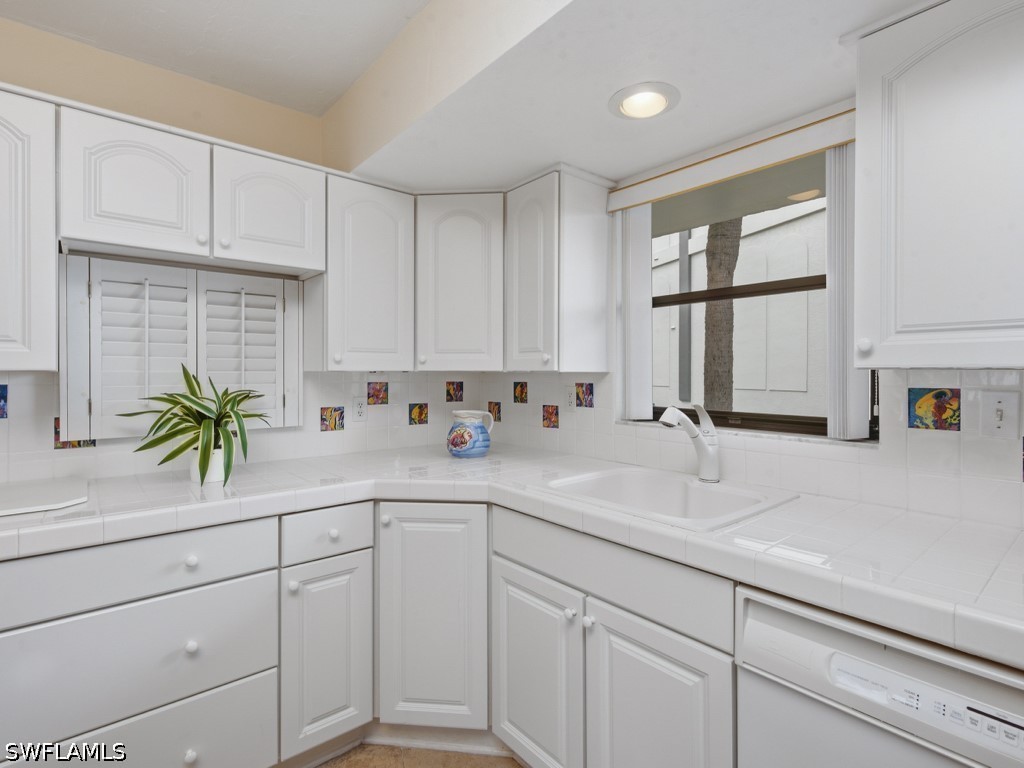 1 Bed Waterfront Home for Sale in Anglers Cove, photo 7