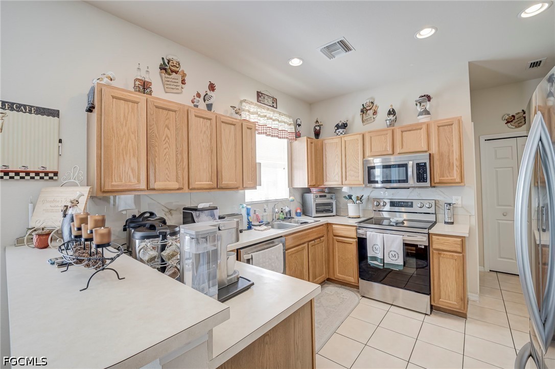 4 Bed SingleFamilyResidence for Sale in Lehigh Acres, photo 7