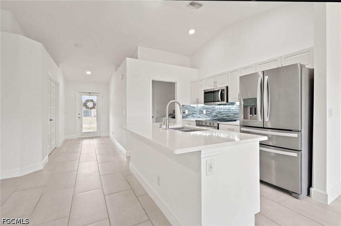 3 Bed SingleFamilyResidence for Sale in Cape Coral, photo 7