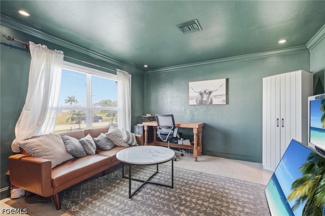 3 Bed Pool Home for Sale in Cape Coral, photo 7