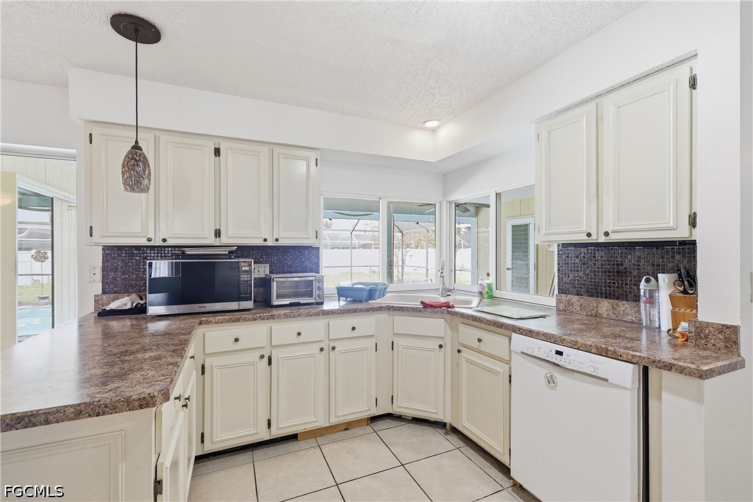 4 Bed Pool Home for Sale in Cape Coral, photo 7