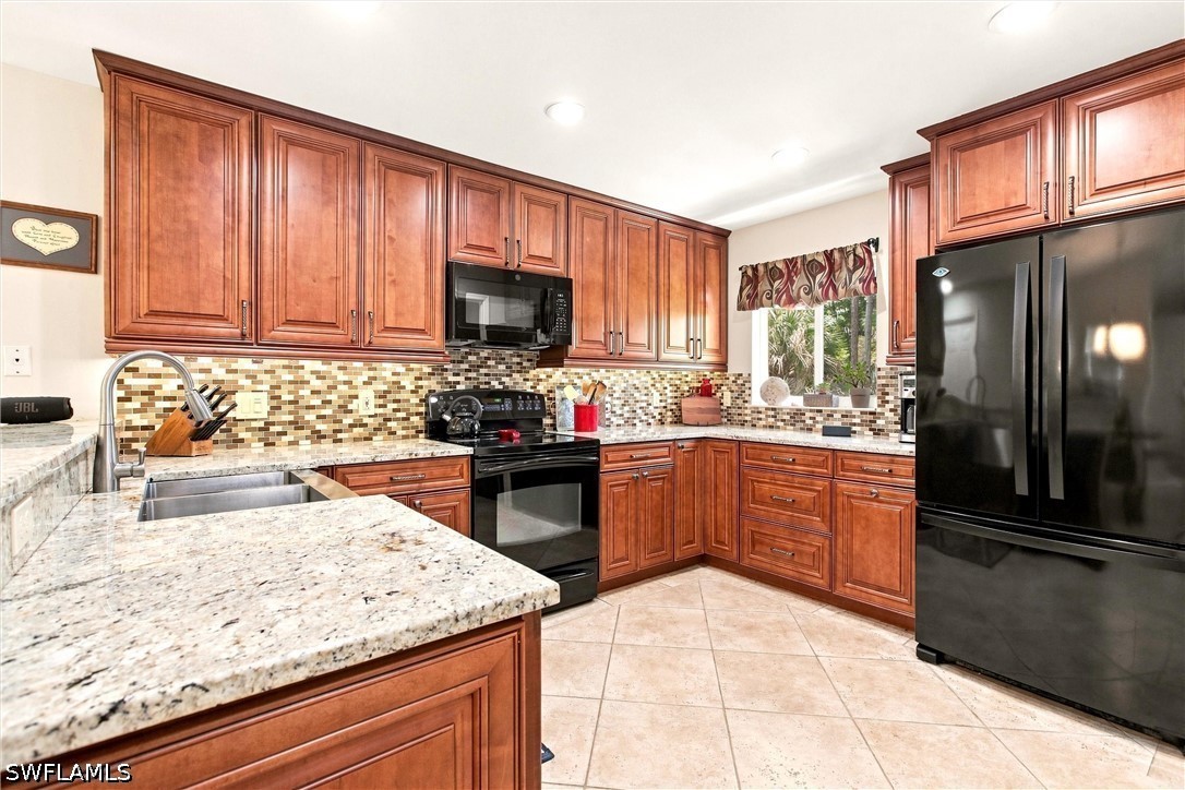 3 Bed Pool Home for Sale in Naples, photo 7